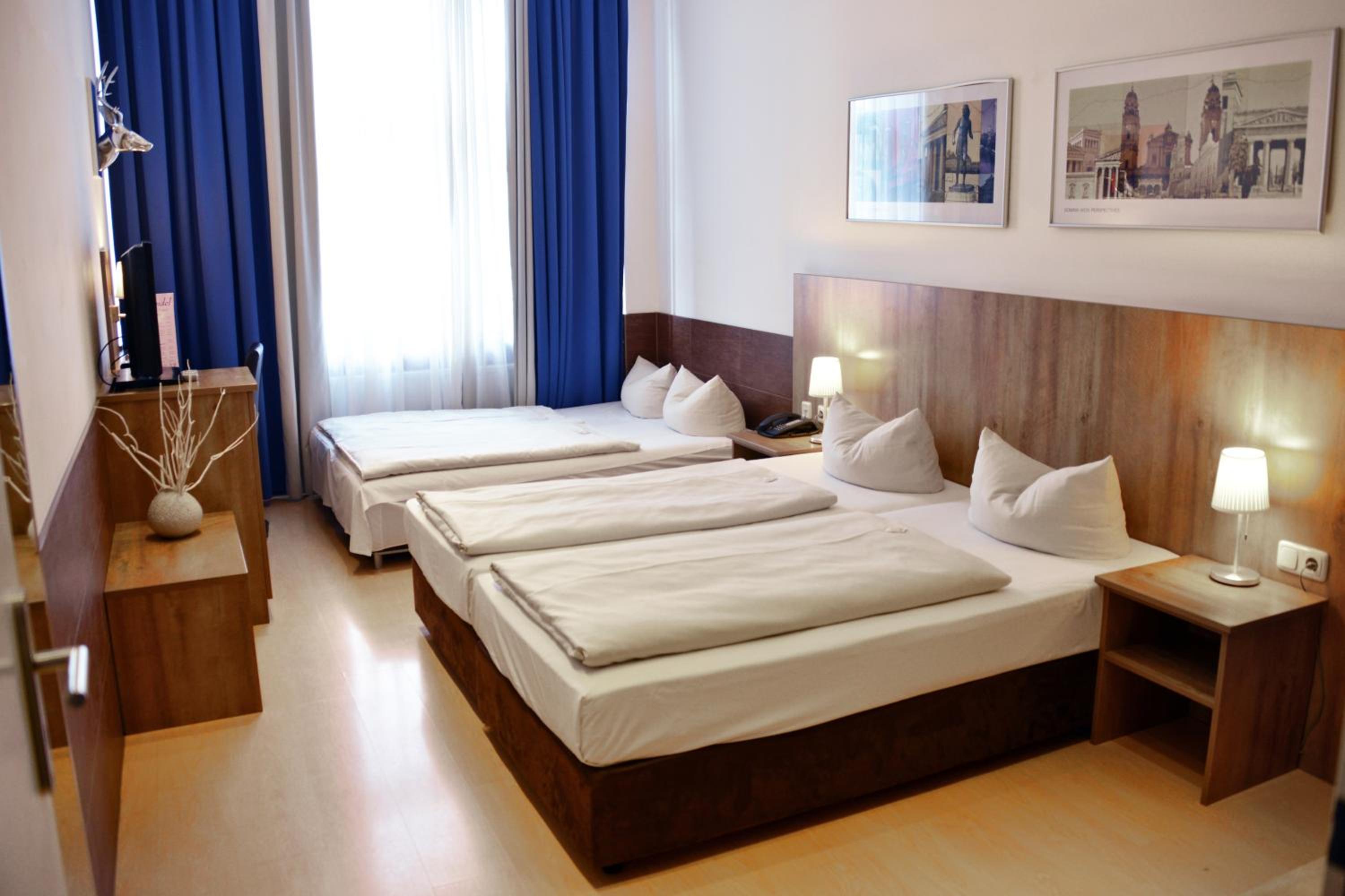 غرفة رباعية بسرير فردي، Arthotel Munich 3/10