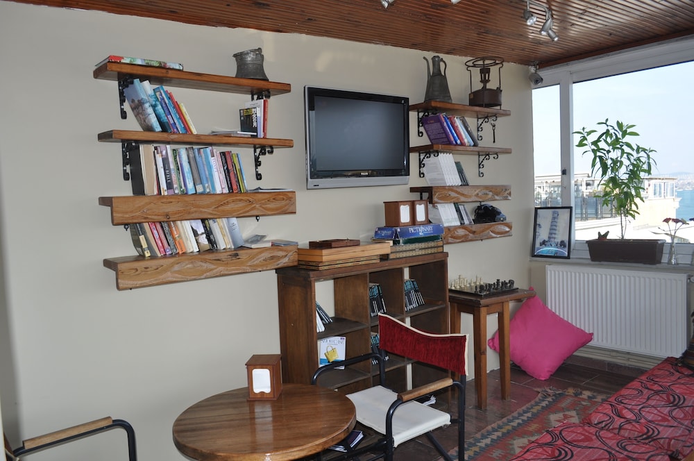 Antique Hostel 45/50