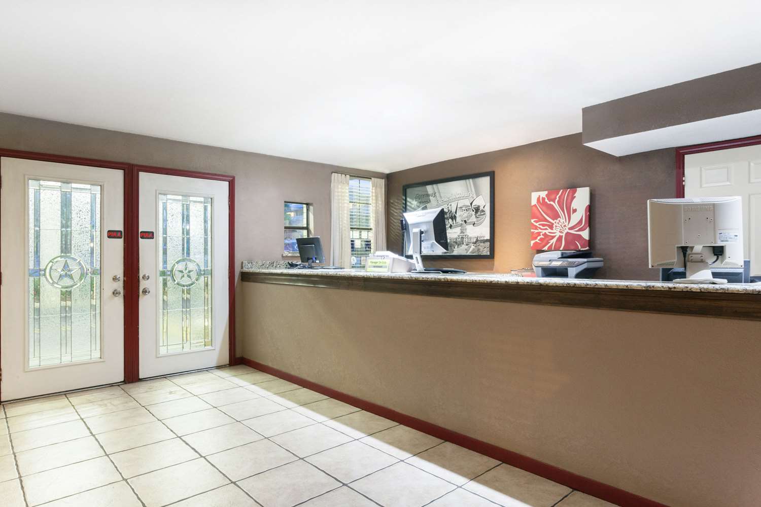 Super 8 by Wyndham Fredericksburg 17/51
