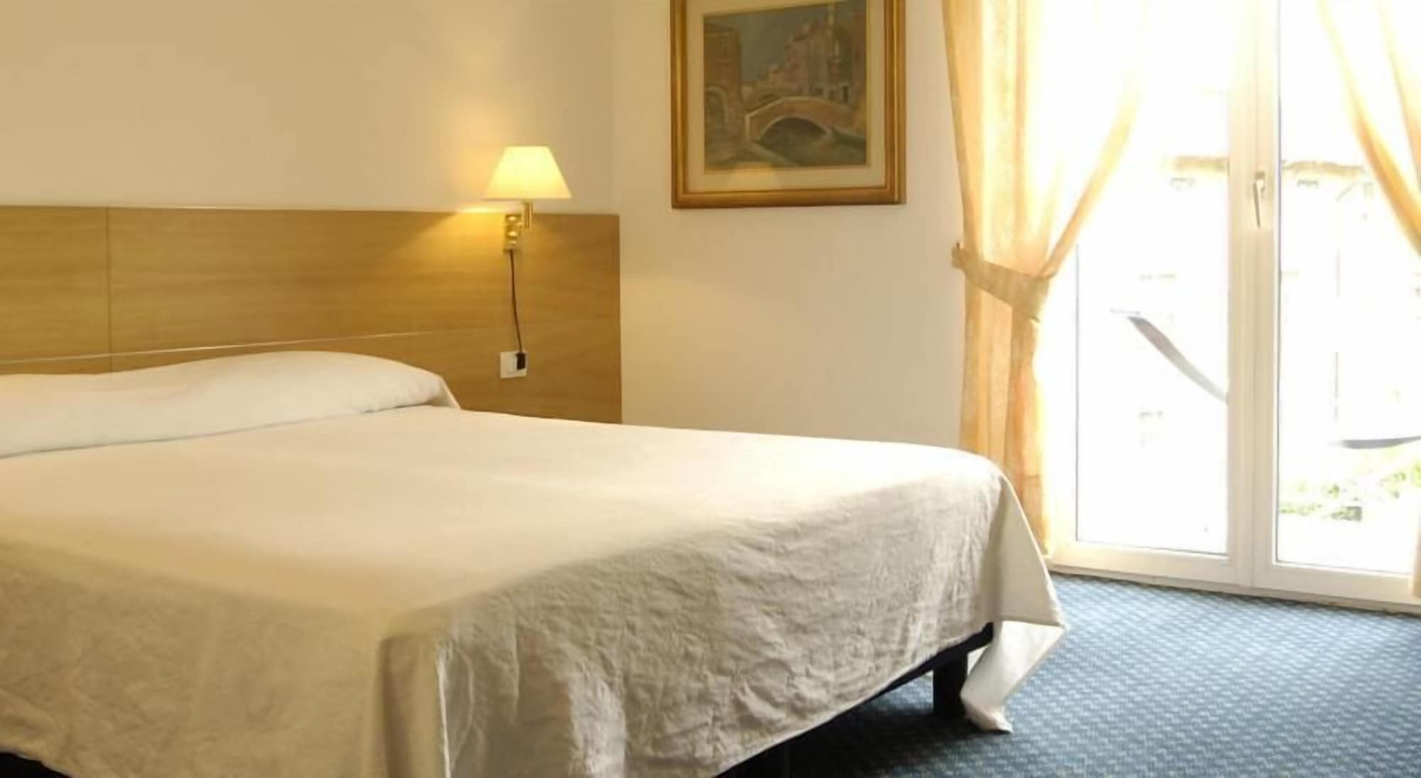 STANDARD, DOUBLE BED