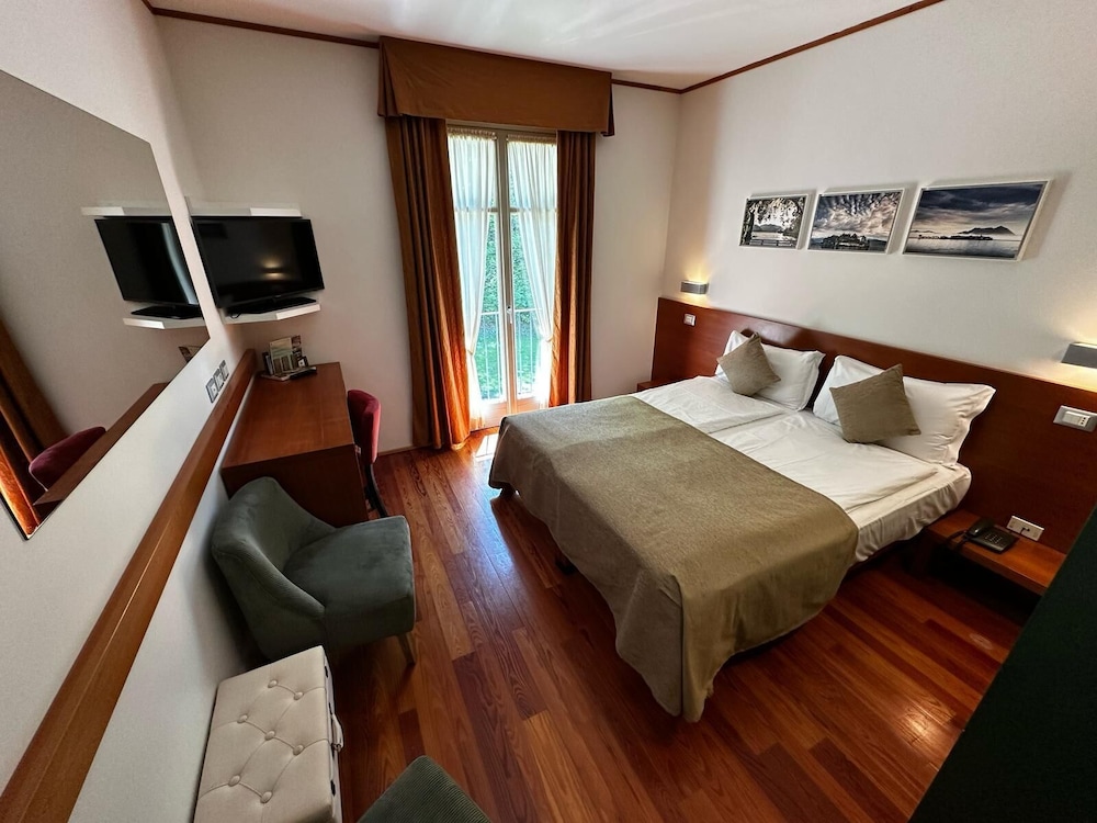 Hotel Cortese 10/60