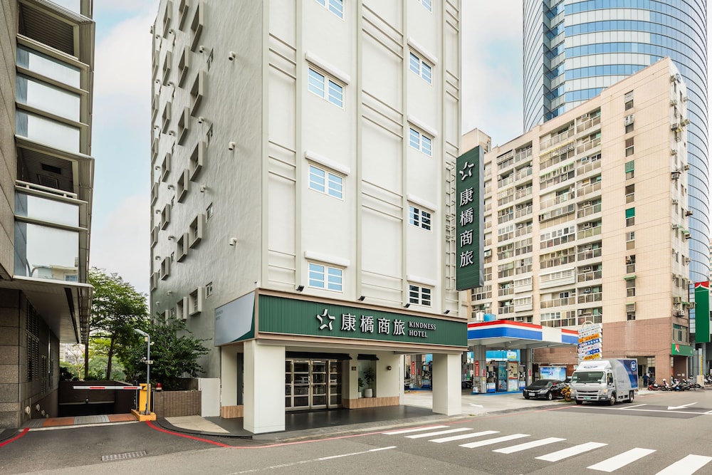 Kindness Hotel Min Sheng 52/58