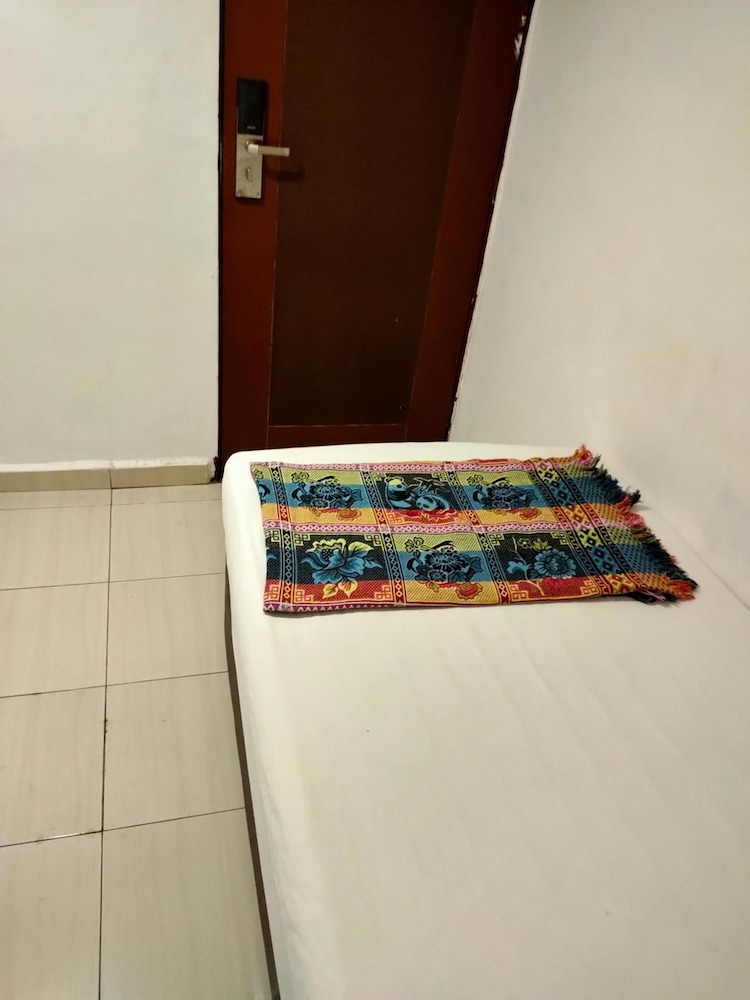OYO 90273 Mz Hotel 17/20