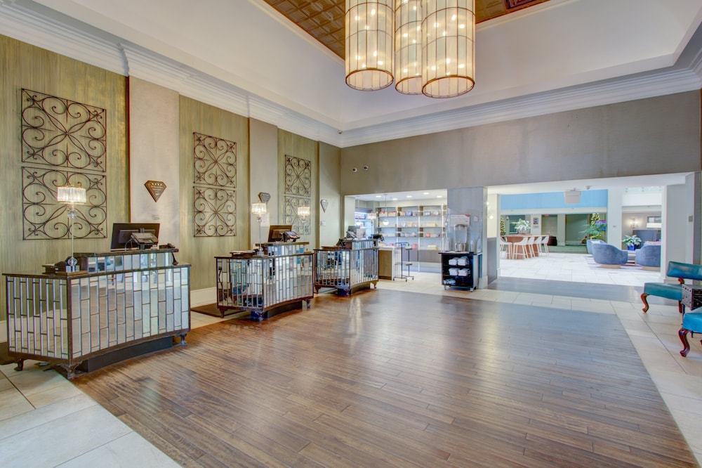 CROWNE PLAZA CHARLESTON AIRPORT CONV CTR 46/76