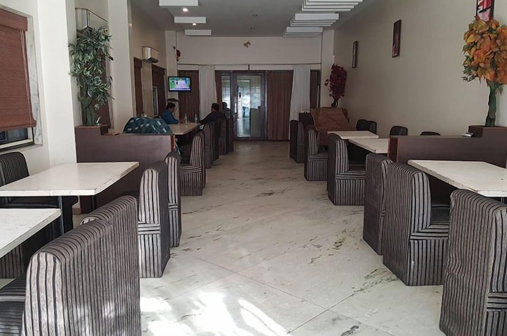 HOTEL RIVIERA EXECUTIVE 18/24