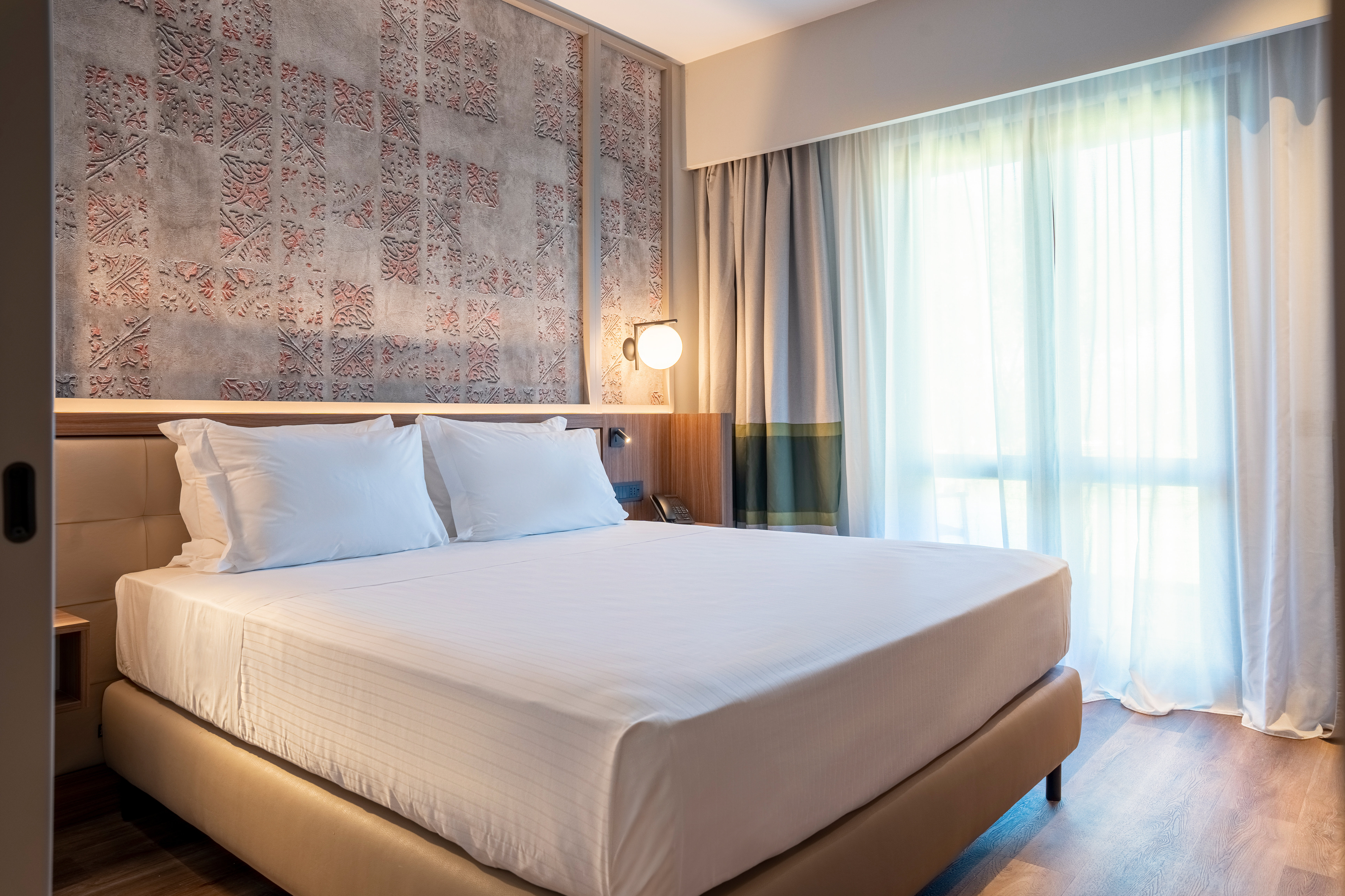2 Bedrooms, Golf, Suite