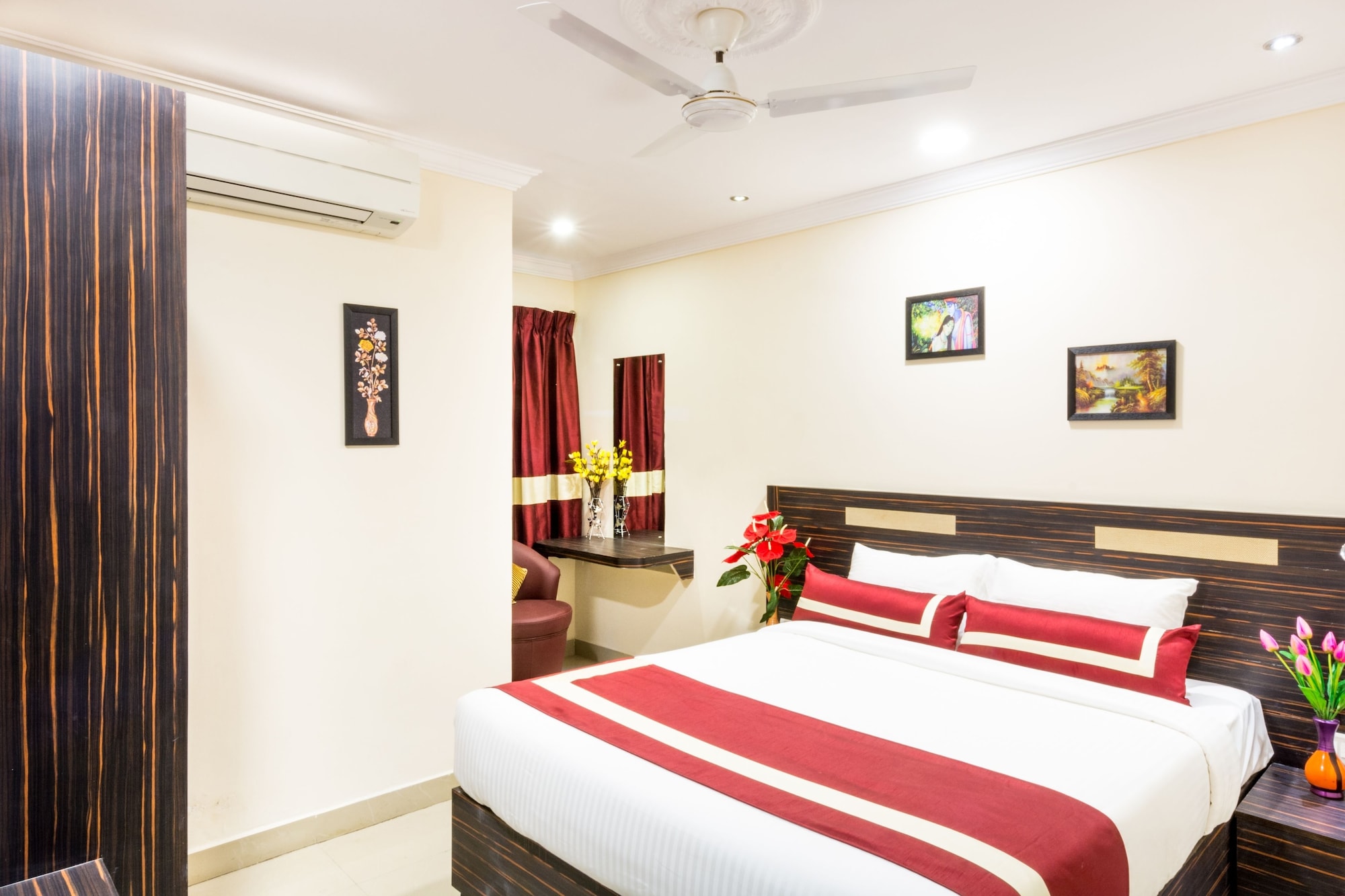 SUPER, DELUXE, DOUBLE BED