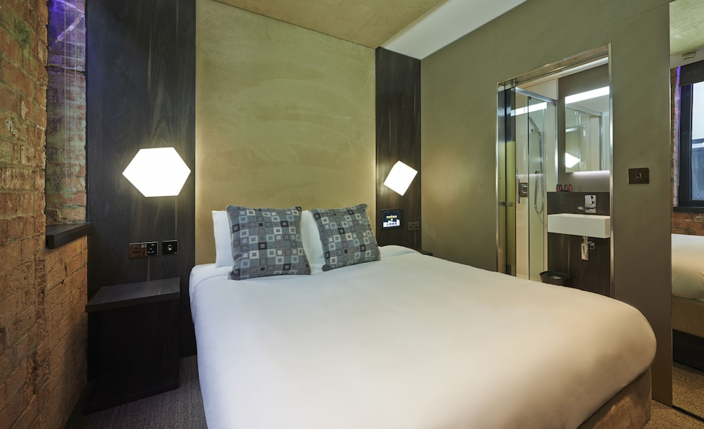 Bloc Hotel Birmingham 24/50