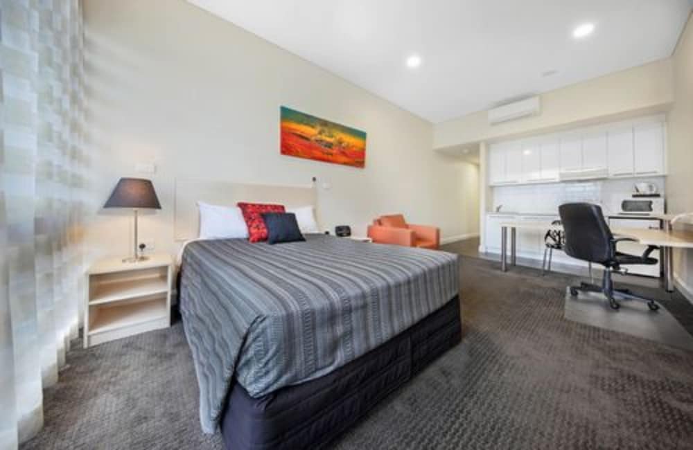 Belconnen Hotel Motel Serviced Apartments 24/48