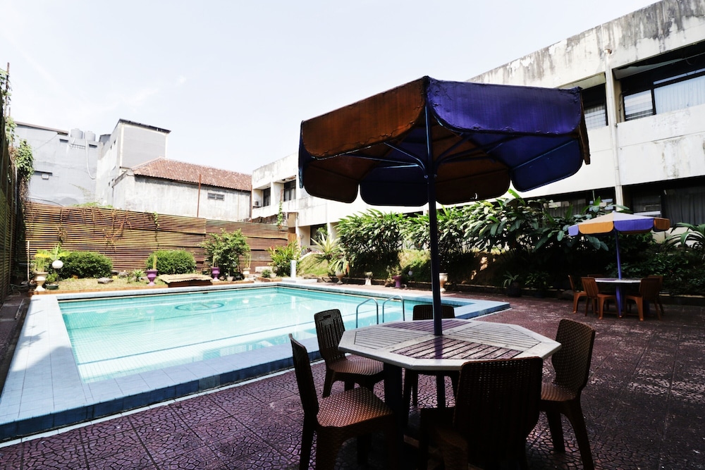 Hotel Istana Bandung 24/27