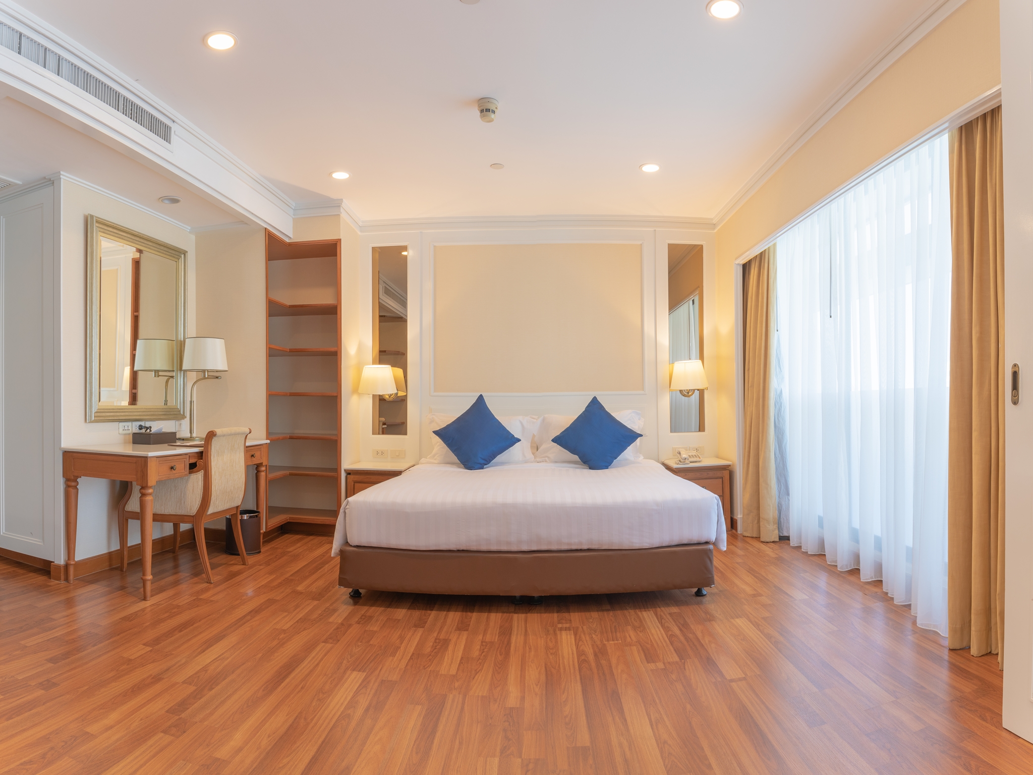 One-Bedroom Grand Suite