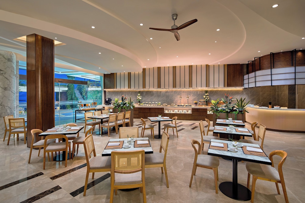 The Hanoi Club Hotel Lake Palais Residences 51/61