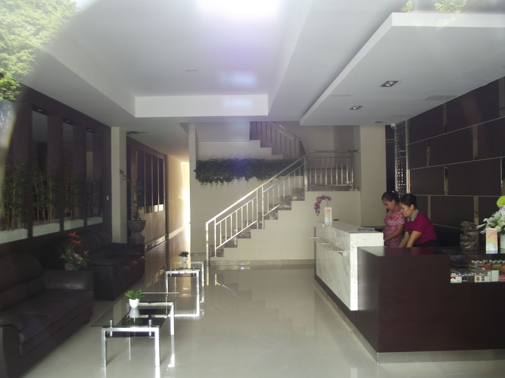 Manado Inn Hotel 4/17