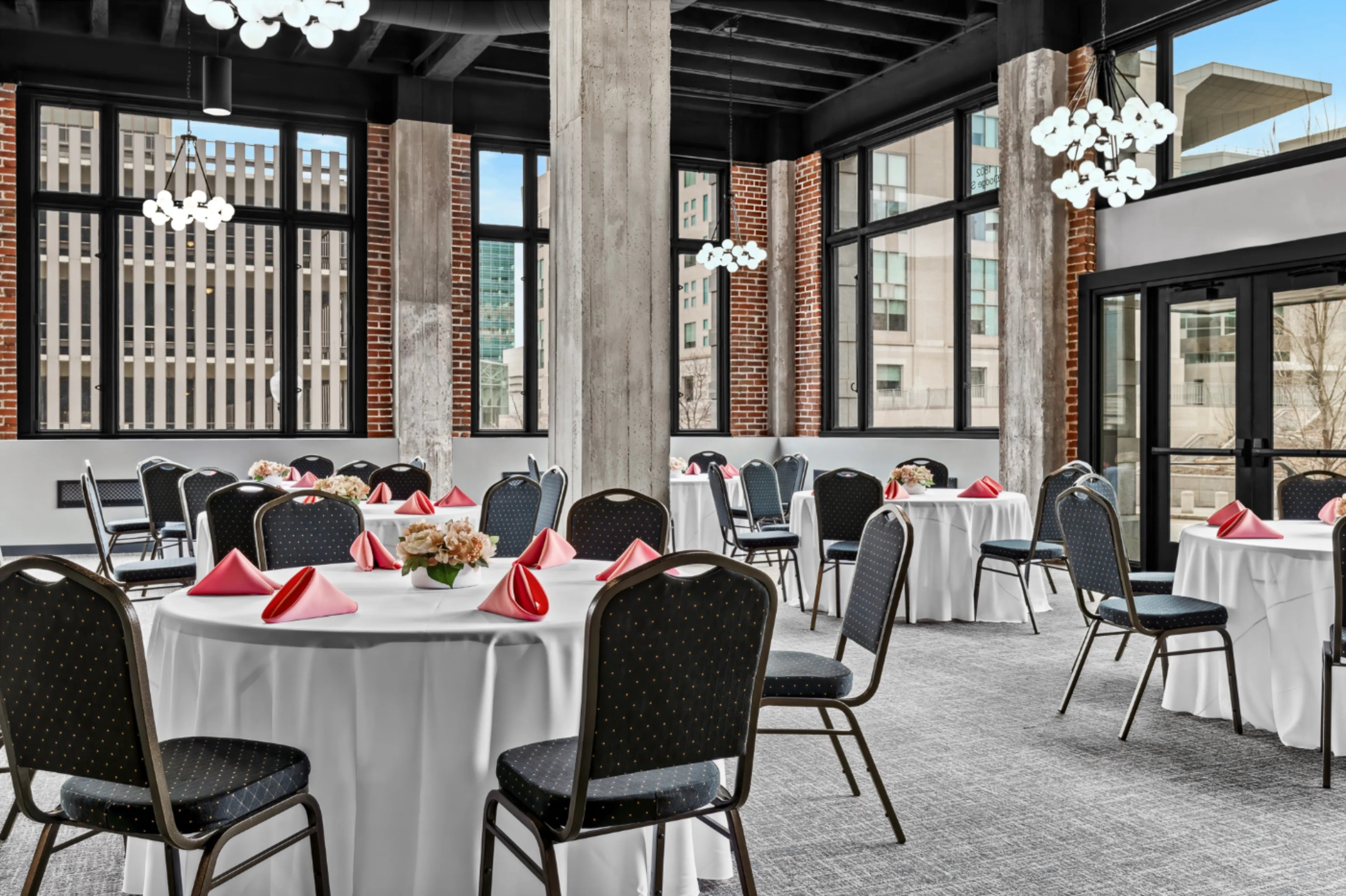Hotel Indigo Omaha Downtown 54/83