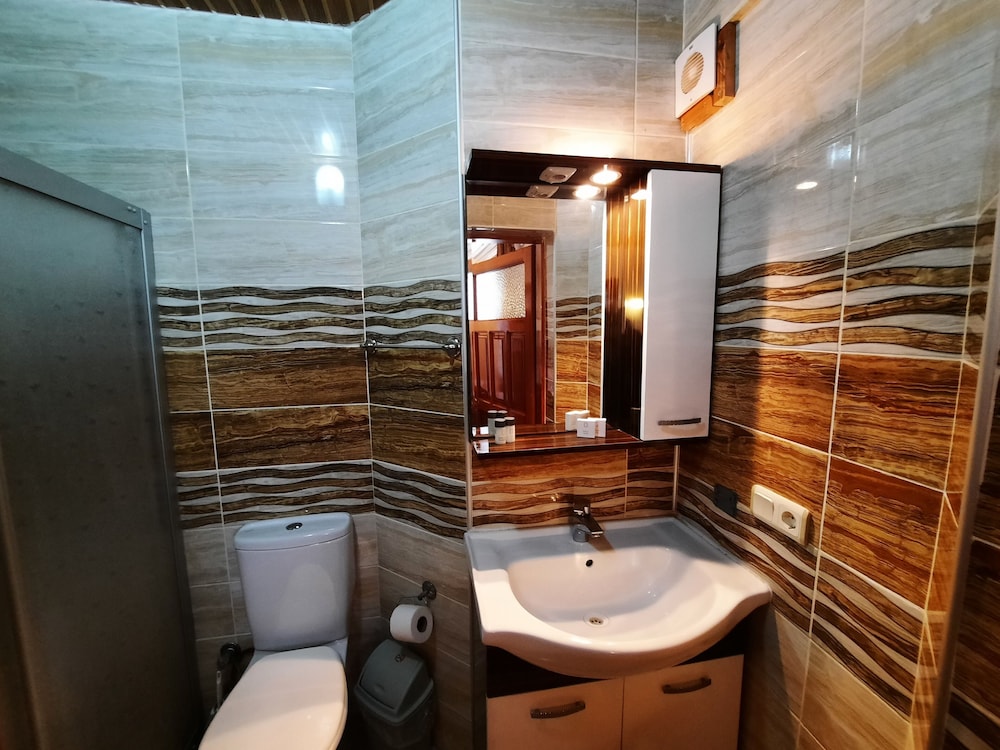 Ali Babas Guesthouse 36/42