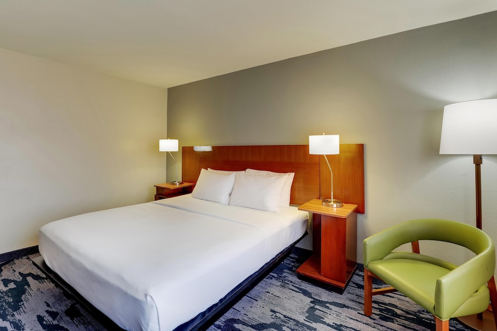 Best Western Plus Las Colinas Inn & Suites 30/58