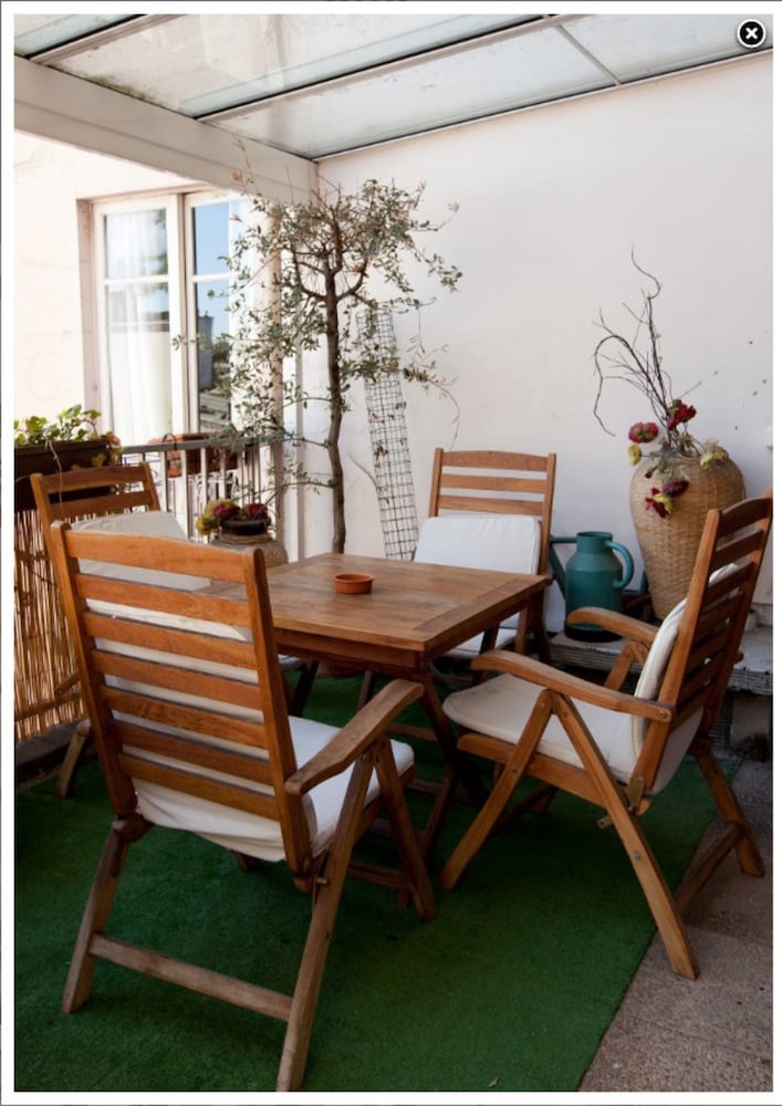 Hotel Poussin 44/58