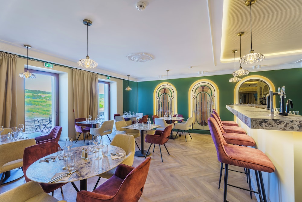 HOTEL ARTS ET TERROIRS 40/50