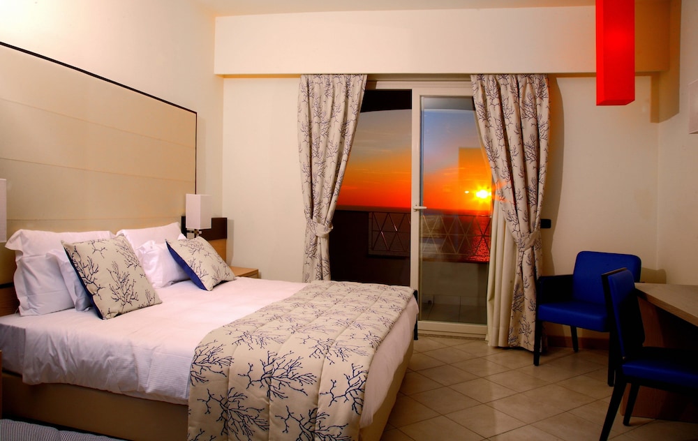 GH Avalon Sikani Resort 16/69