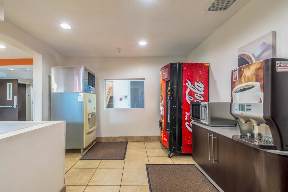 Motel6 Indianapolis, IN 50/51