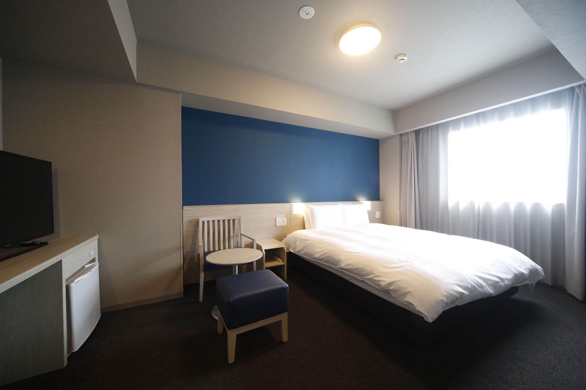 MODERATE, DOUBLE BED