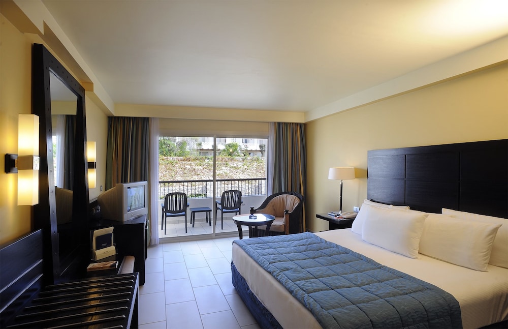 Reef Oasis Blue Bay Resort and Spa 13/48