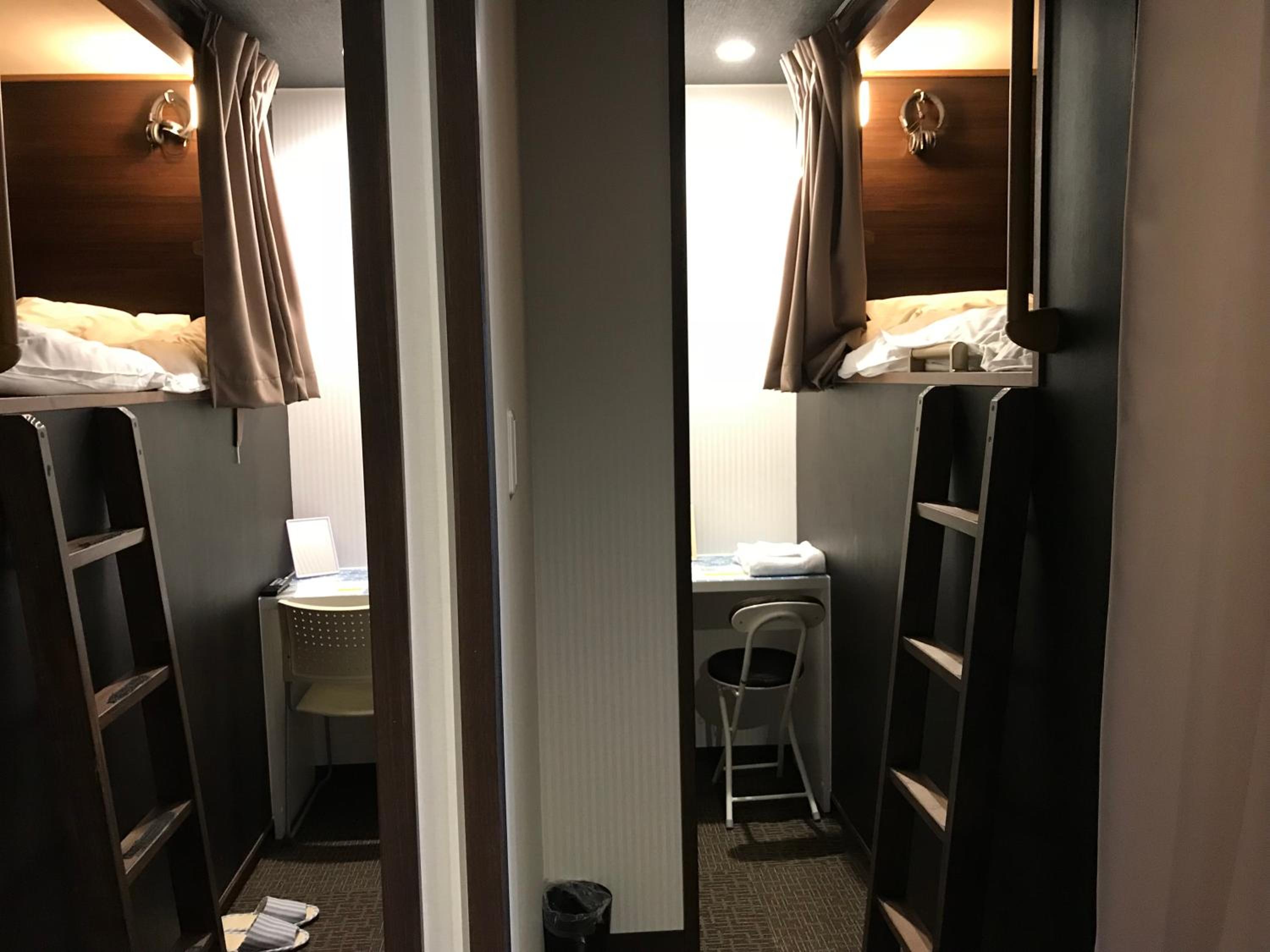 Capsule, Male Dorm, High Floor