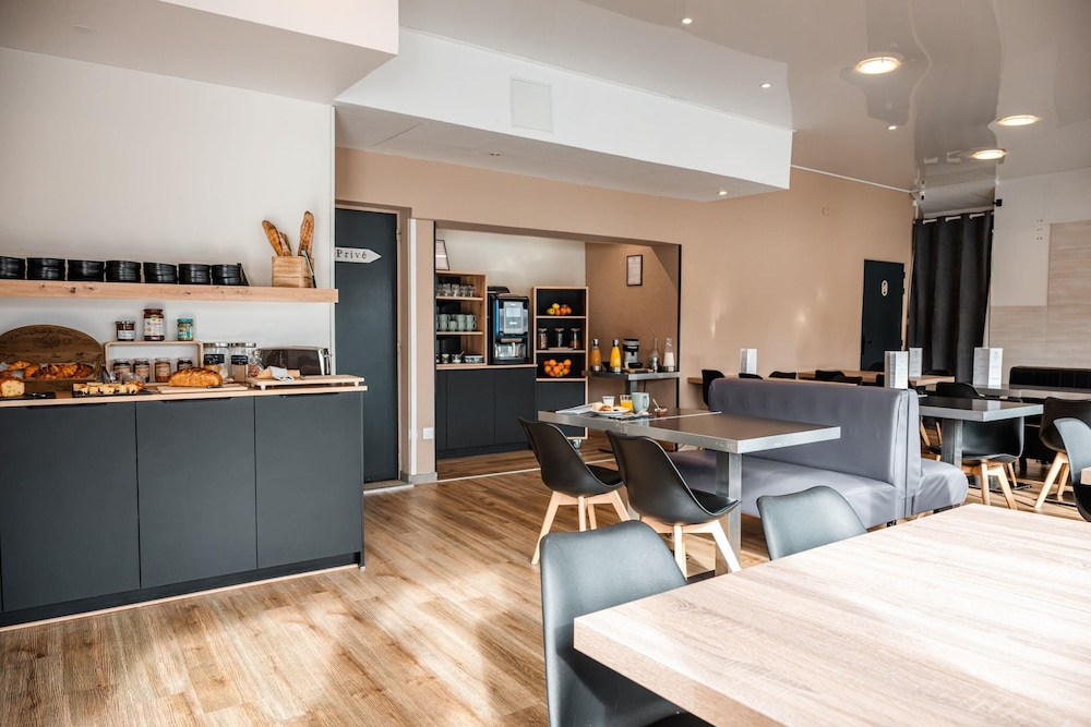 Brit Hotel Guingamp L Armor 36/50