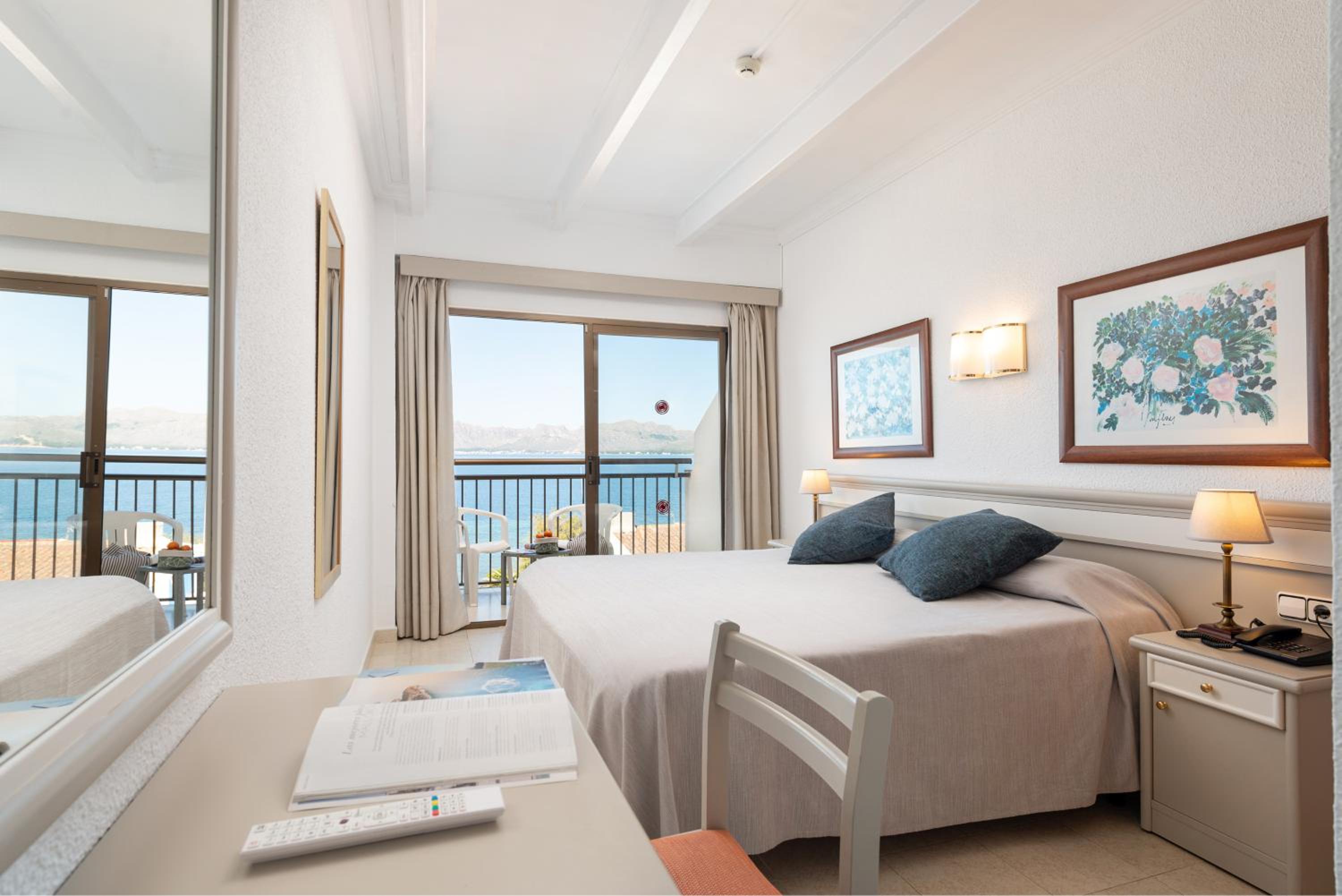Room, Twin Beds, Side Sea View