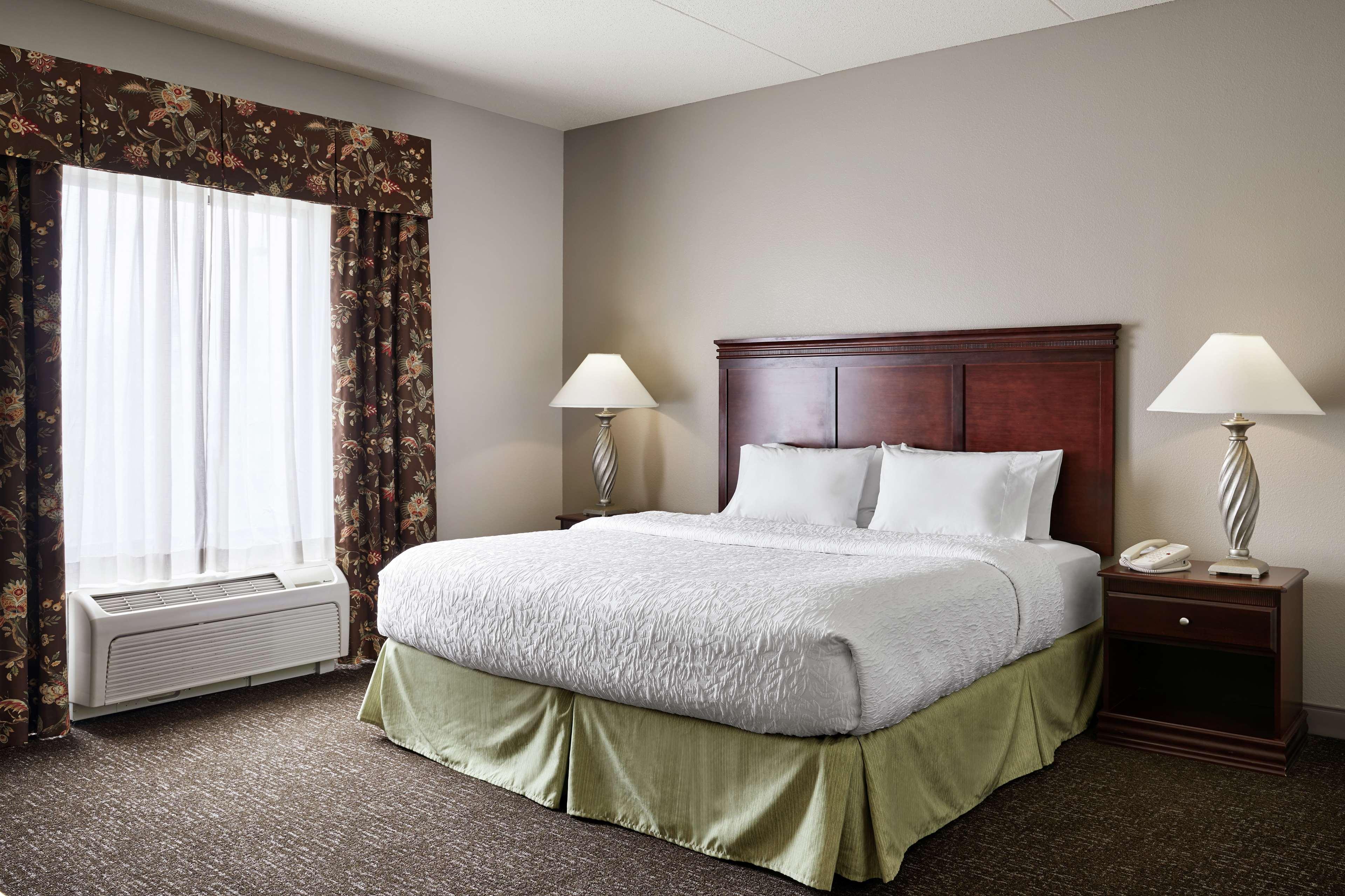 1 BEDROOM, SUITE, KING BED, SOFA