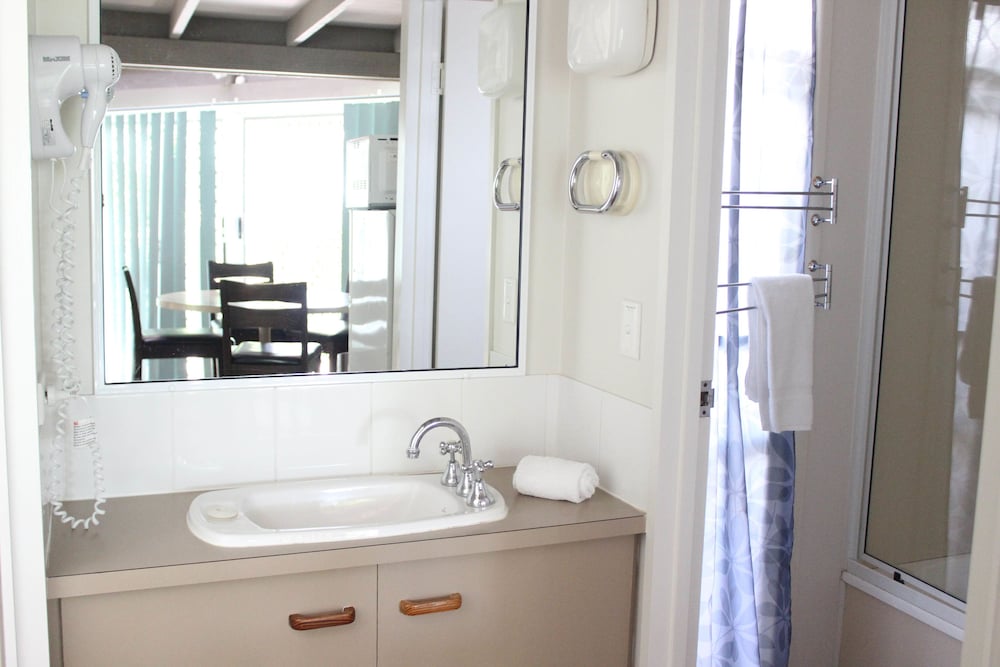 Kellys Beach Resort 47/49