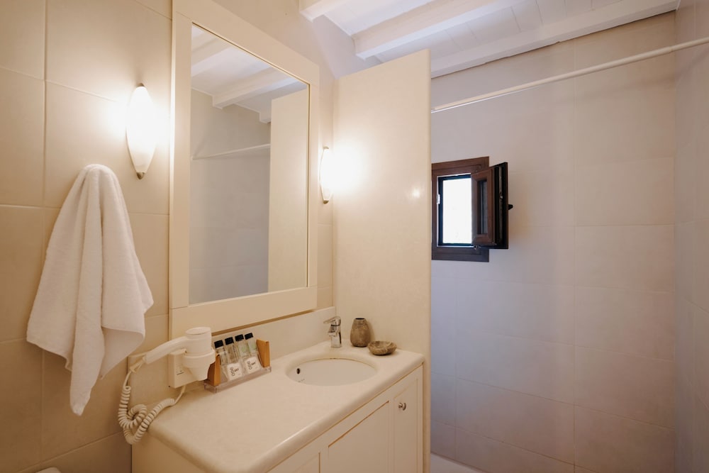 Style, Cottage, Apartment, King Bed, 2 Sofa