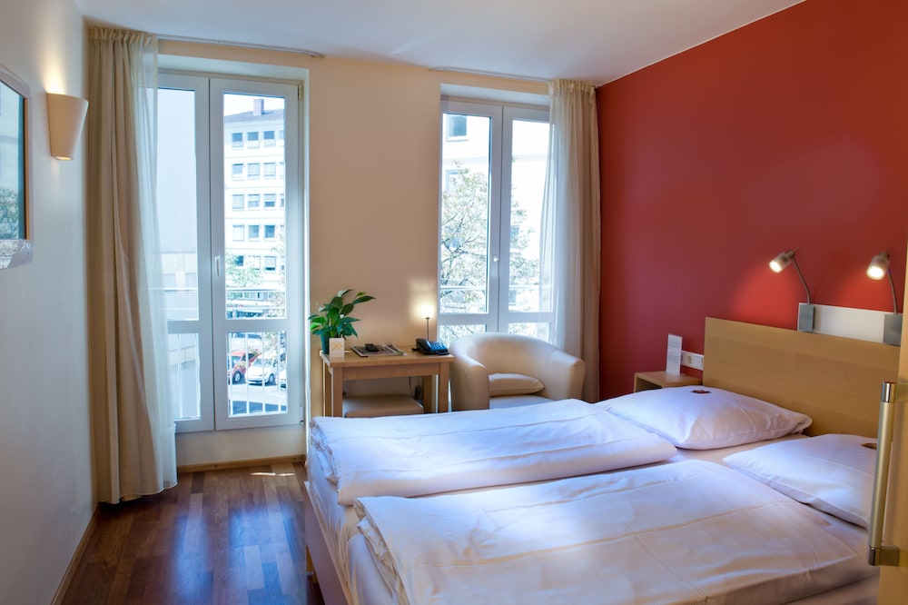 Town Hotel Wiesbaden 11/38