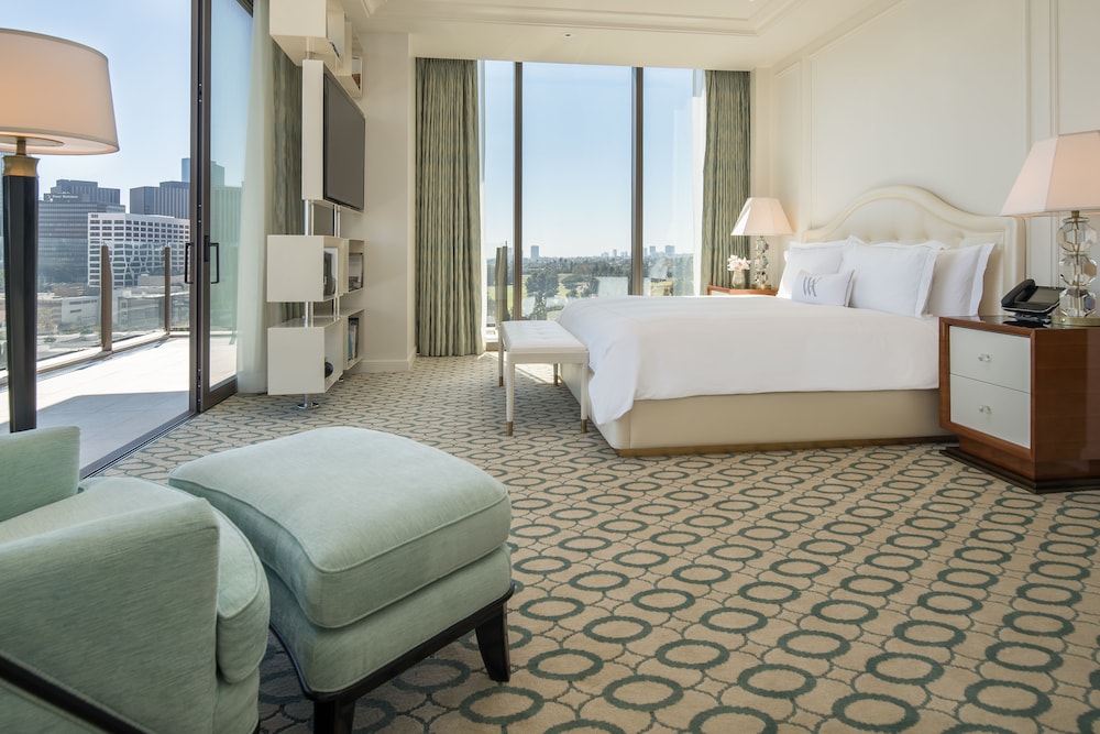 Governor, Suite, King Bed