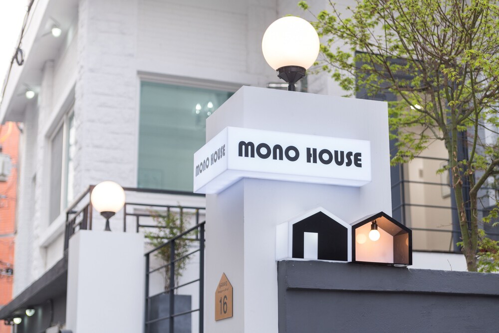 Mono House Hongdae 2 4/71