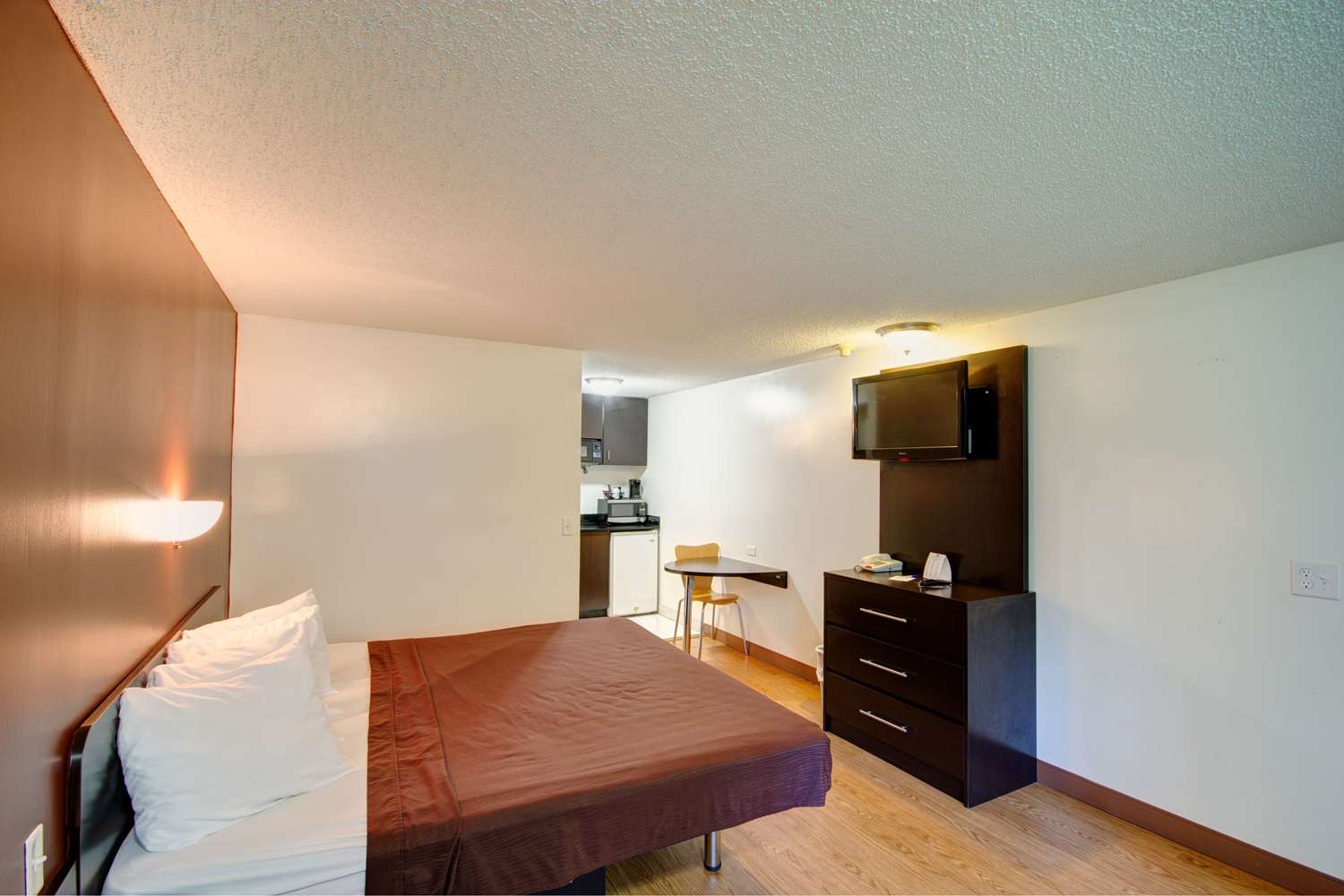 Comfortable, Guest Room, King Bed, Kitchenette