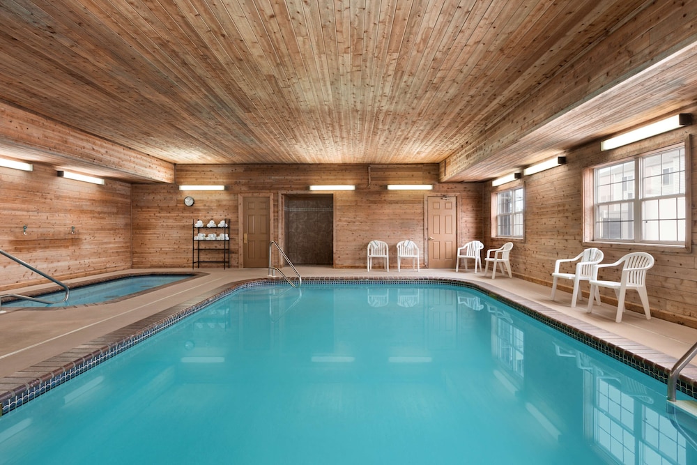 Country Inn & Suites By Radisson Kearney NE 4/37