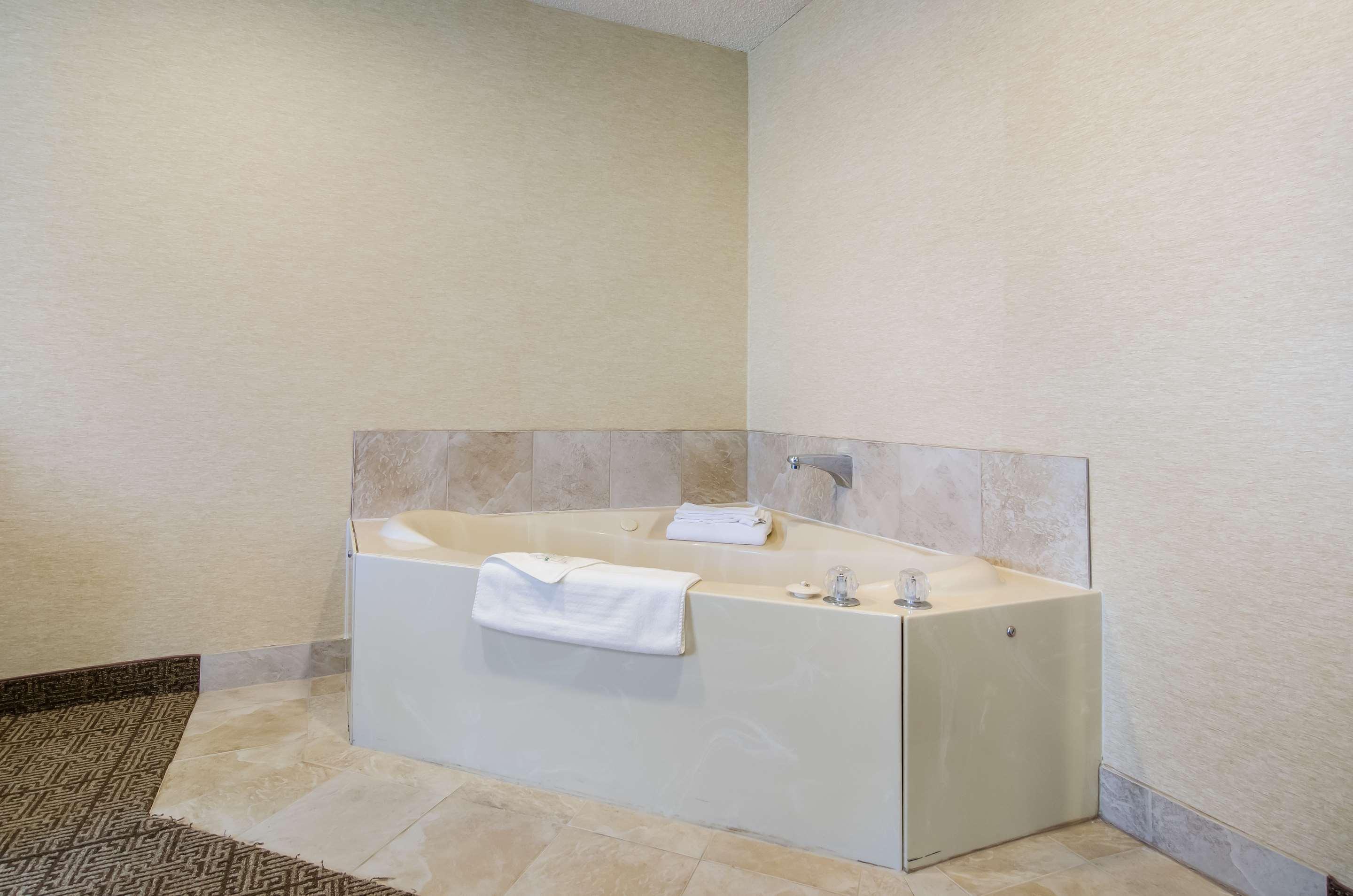 جناح بسرير كينج، Quality Inn Goodland I-70 5/5