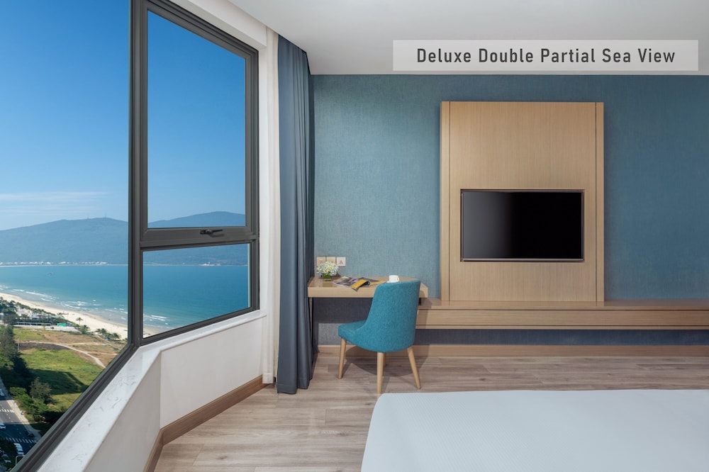 Awaken Danang Hotel 38/48