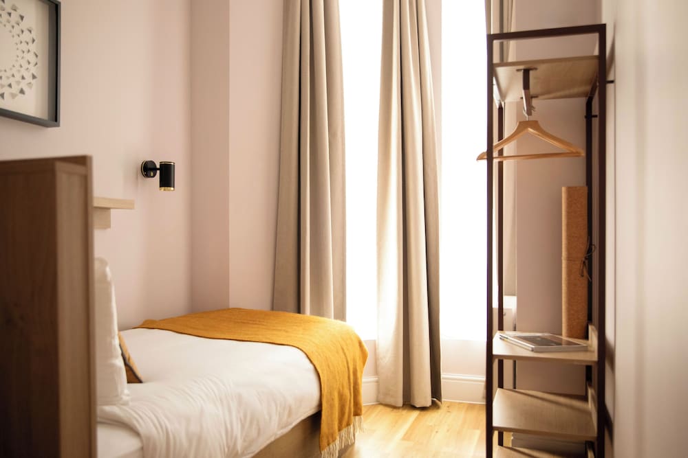 Compact, Single, Single Bed