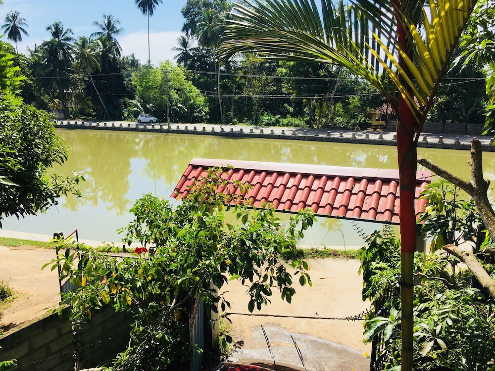Lake View Home Stay Tangalle 11/15