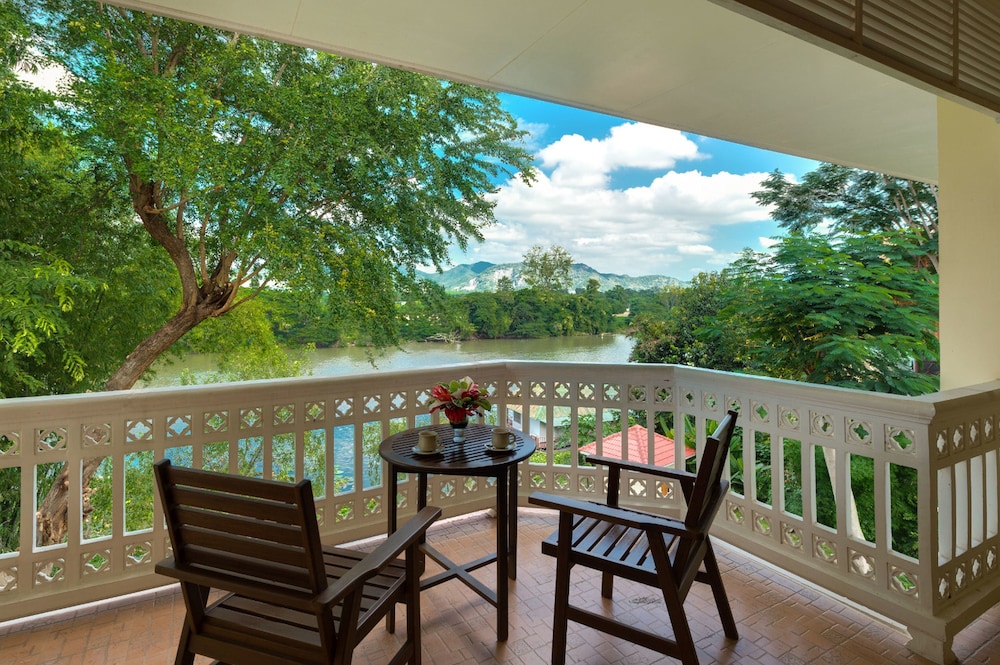 Dheva Mantra Resort 56/72