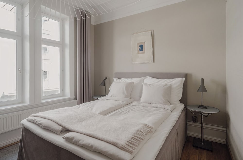 DELUXE, DOUBLE BED, HARBOUR VIEW