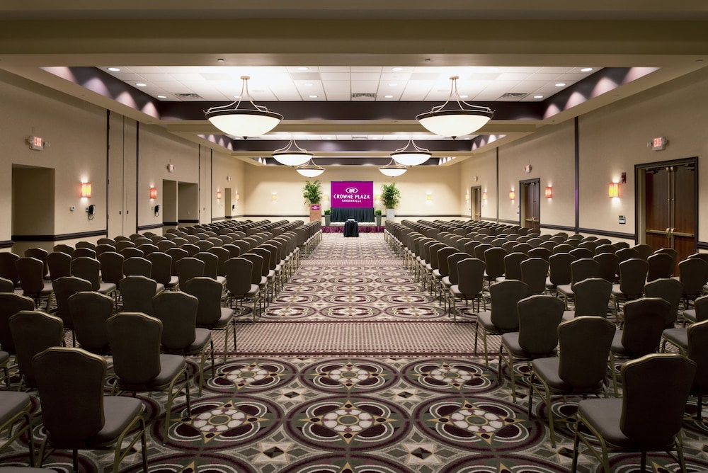Crowne Plaza Hotel Greenville I 385 Roper Mtn Rd 67/77