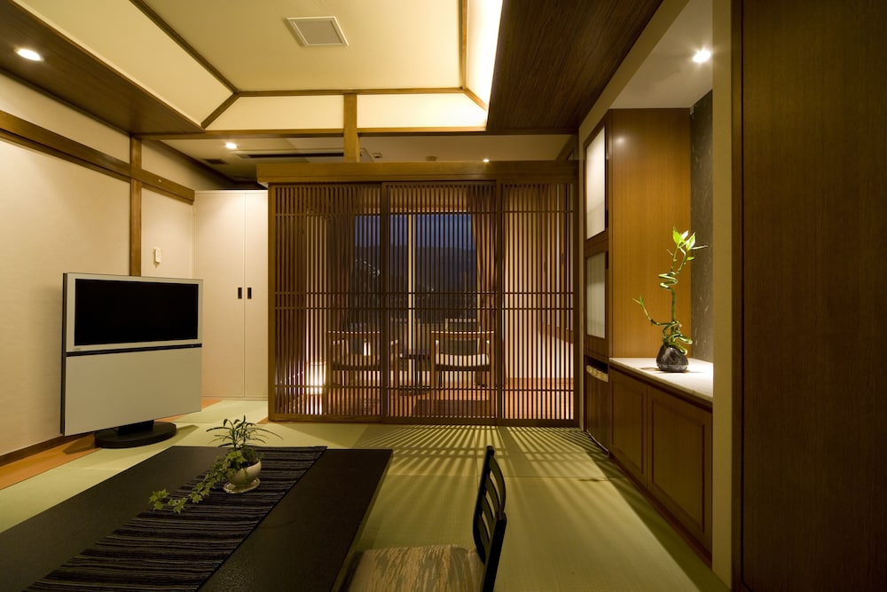 Hotel New Wakasa 52/74