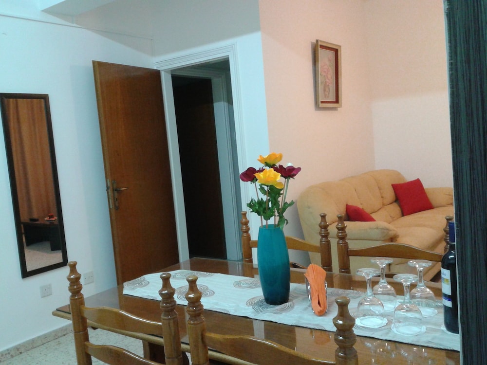 Elenapa Holiday Apartments 12/25