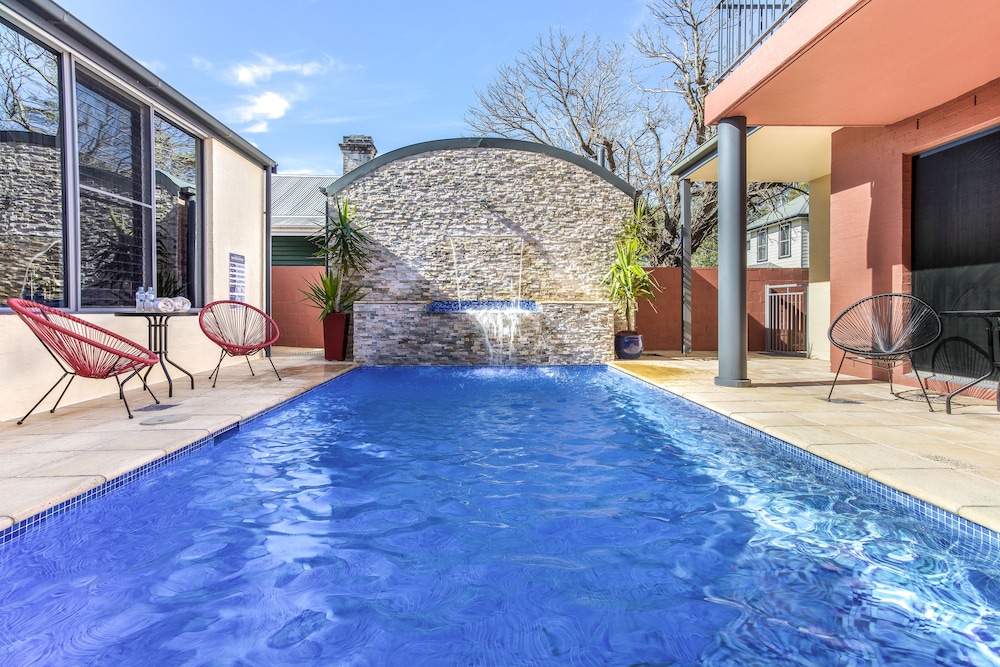 BERRY VILLAGE BOUTIQUE MOTEL 23/49