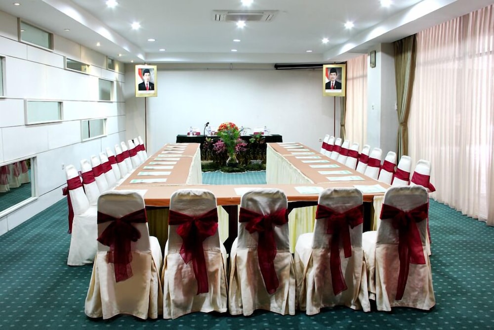 New Grand Park Hotel 36/49