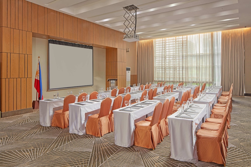 F1 Hotel Manila BGC 56/65
