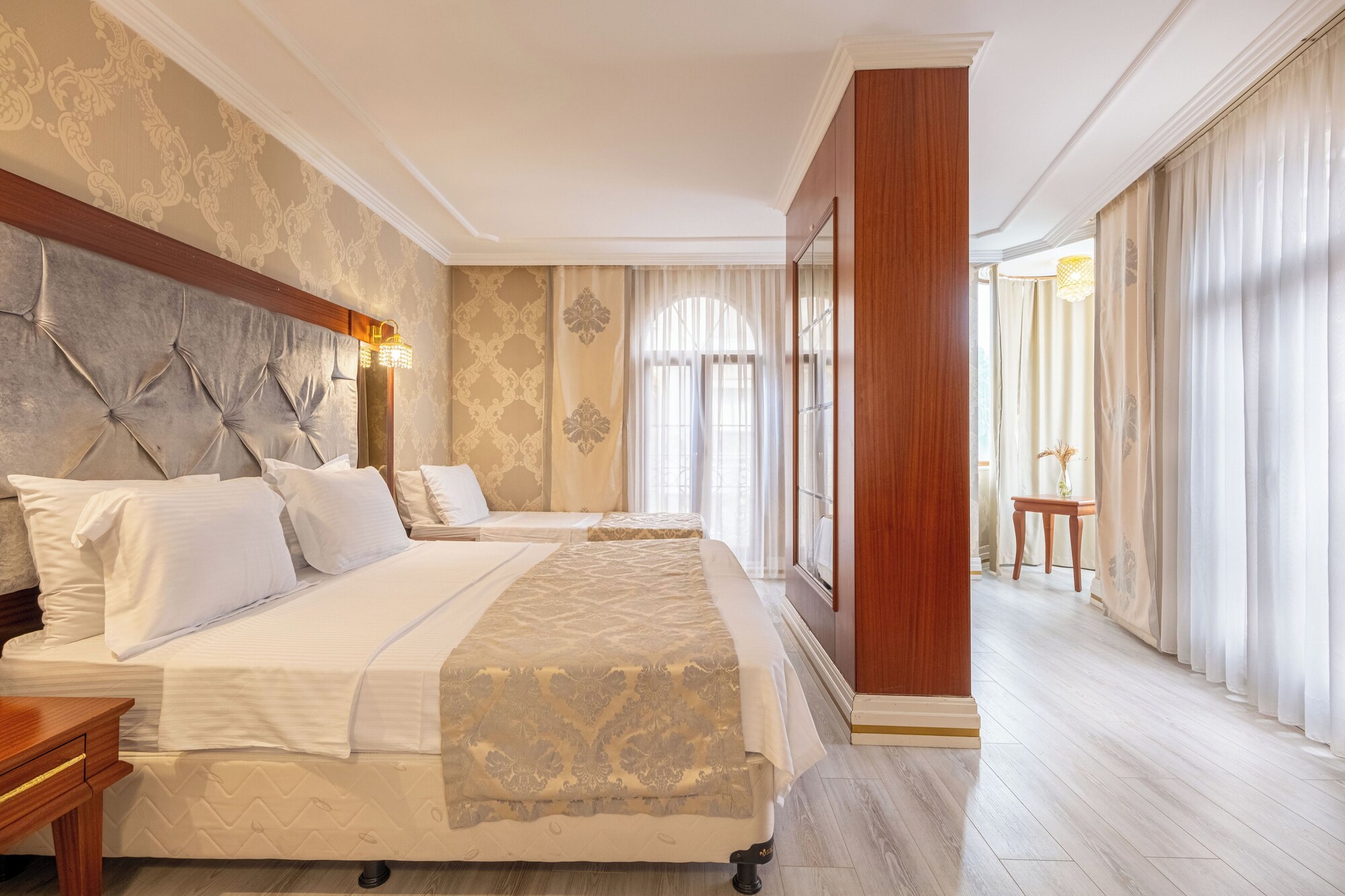 STANDARD, TWIN BEDS, CITY VIEW